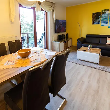 Karawankenblick, Saurachberg 42 Apartman *